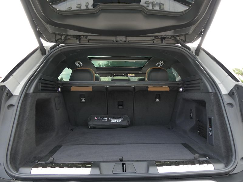 Land Rover Range Rover Sport (2026) Dynamic SE P460e - fotka 32 z 39