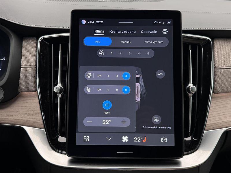 Volvo XC90 T8 AWD RECHARGE BRIGHT PLUS CZ - fotka 44 z 48
