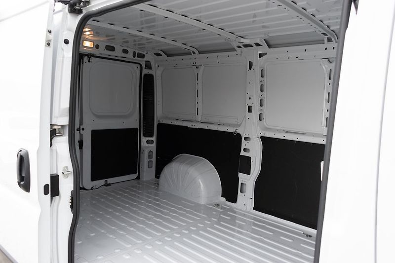 Peugeot Boxer 2.2 BHDI L2H1 20T.KM*DPH*ČR 1M - fotka 24 z 26