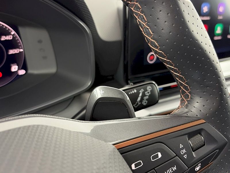 Cupra Leon (2023) ST 2.0 TSI 180kW DSG - fotka 25 z 33