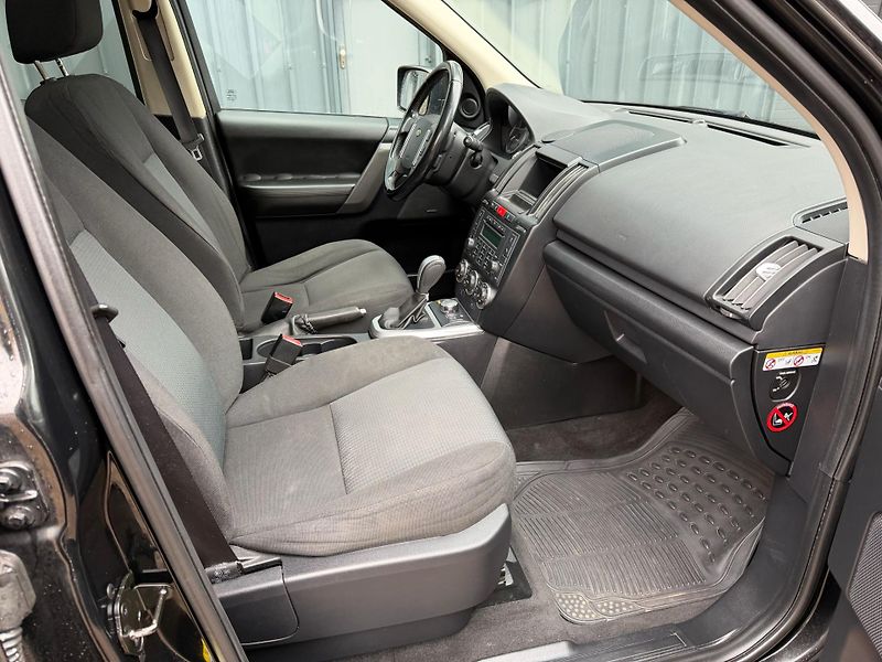 Land Rover Freelander 2 2,2TD4  4WD / servis.kn. - fotka 24 z 32