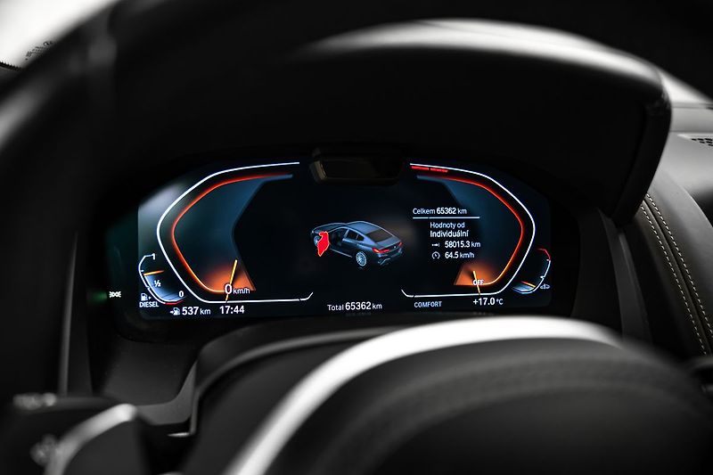 BMW Řada 8 840d x Drive M sport - fotka 21 z 23