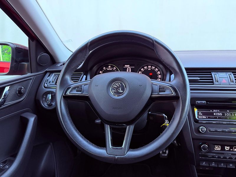 Škoda Rapid 1.2 TSi Style Plus, Serviska - fotka 16 z 25