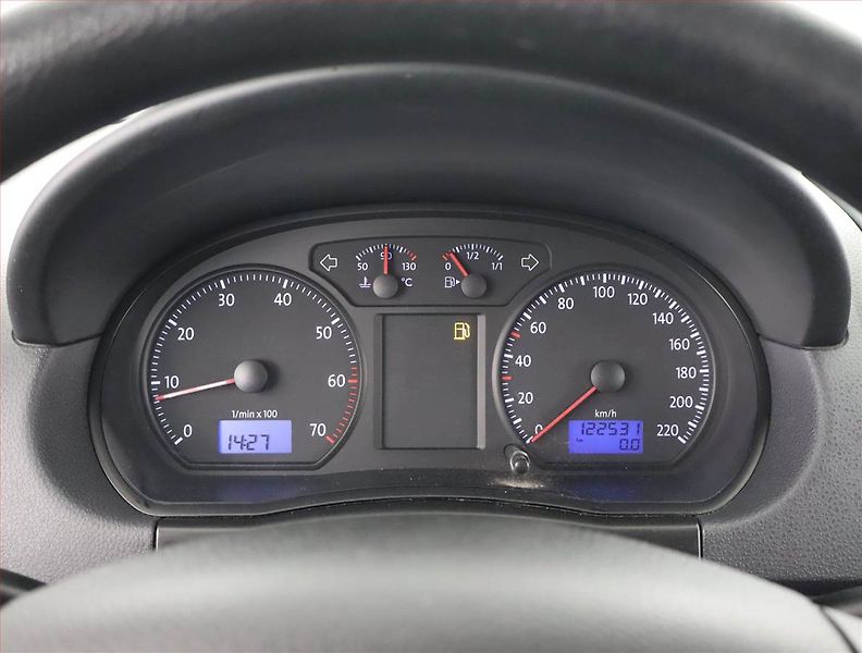 Mercedes-Benz CLA (2020) 200 - fotka 11 z 16