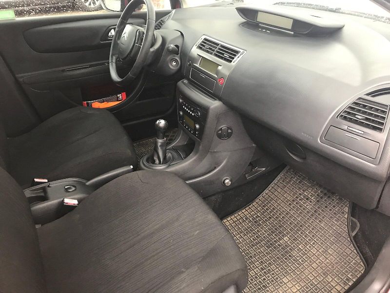 Citroën C4 (2011) 1,4 16V - fotka 7 z 20