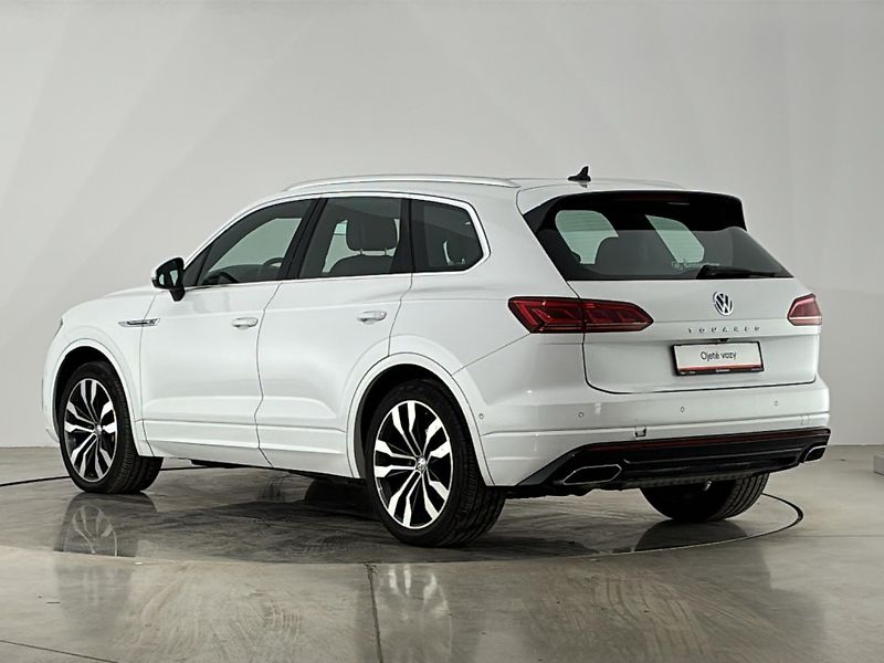 Volkswagen Touareg R-LINE - fotka 15 z 30