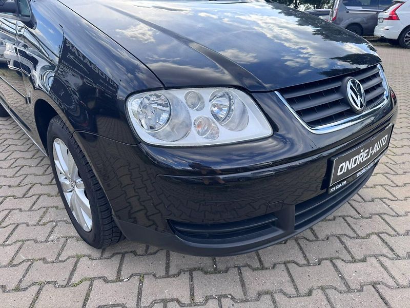 Volkswagen Touran (2005) 1,6 MPI 75 KW SPOJKA STK - fotka 11 z 48
