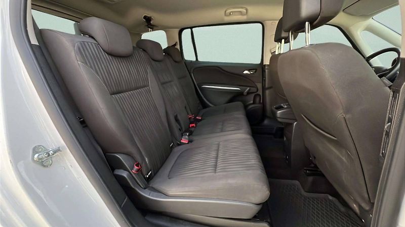 Opel Zafira Tourer 1.4 Turbo MT6 (103kW)/0 - fotka 32 z 41