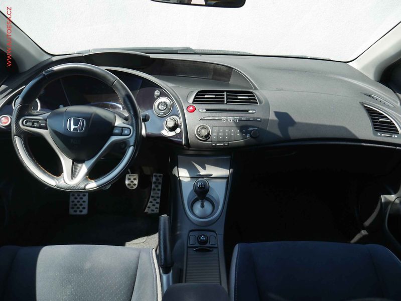 Honda Civic (2006) 1.8i-VTEC, ČR, Klima - fotka 8 z 16