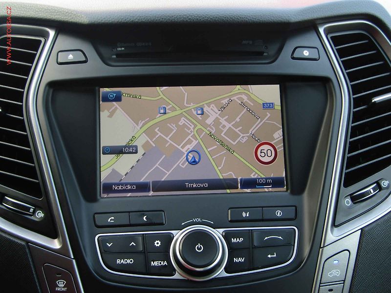 Hyundai Santa Fe (2015) 2.2 CRDi 4x4, 7míst, ČR, AT - fotka 22 z 25