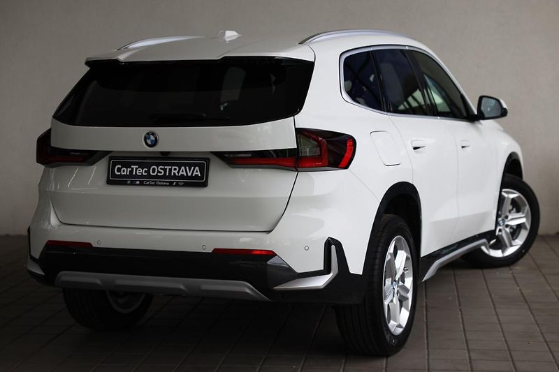 BMW X1 sDrive18i - fotka 3 z 17