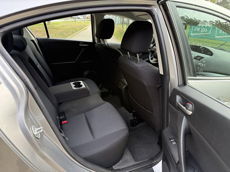 Mazda 3 1.6 Exclusive-Line - fotka 24 z 34