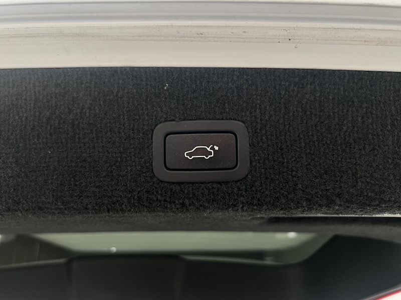 Volvo XC70 D4 AWD MOMENTUM AUT - fotka 42 z 44