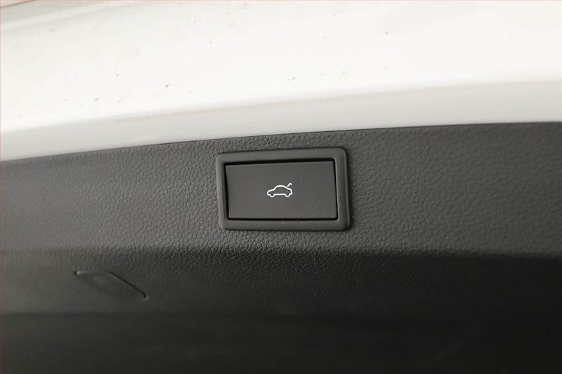Škoda Karoq (2025) 2.0 TDI, Sportline, Navigace - fotka 17 z 17