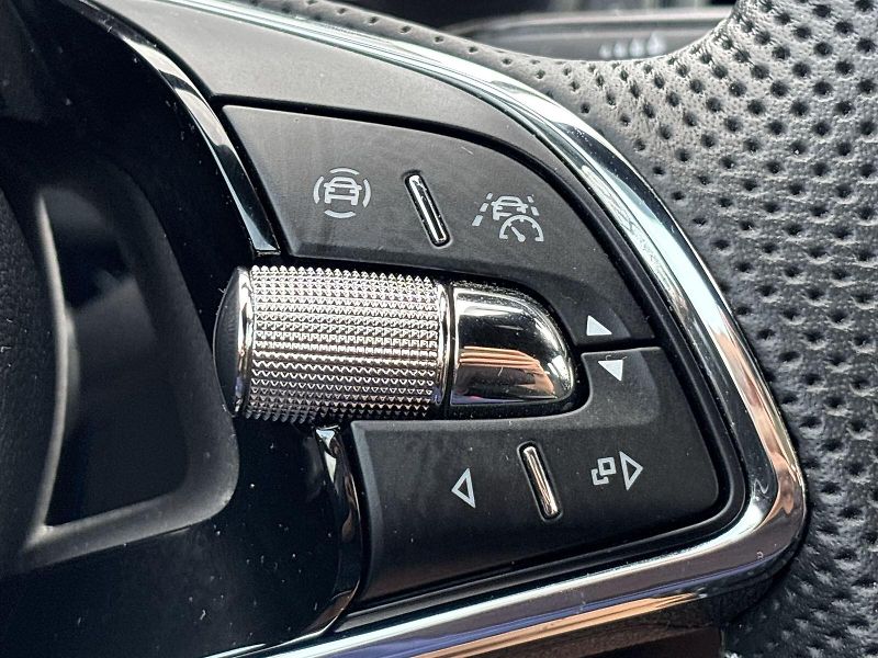 Škoda Karoq (2023) 1.5 TSI Sportline - fotka 21 z 31