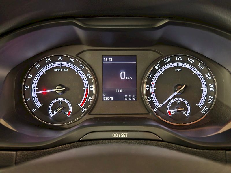 Škoda Karoq (2019) 1.6 TDI 85 kW Ambition - fotka 7 z 27