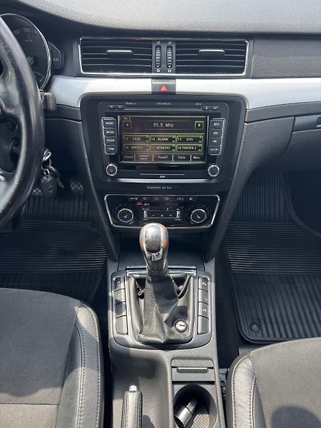 Škoda Superb 2,0TDi 4x4 KOMBI - fotka 14 z 24