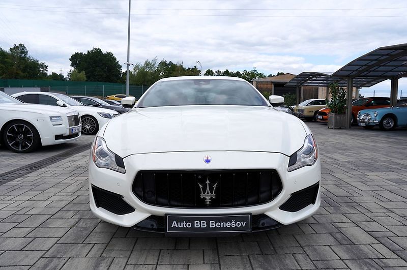 Maserati Quattroporte S Q4 3.0i V6/410 PS/automat/B& - fotka 1 z 50