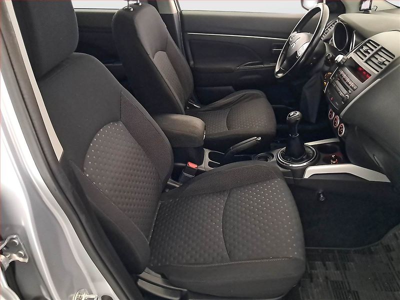 Mitsubishi ASX (2010) 1.6 MIVEC, Tempomat - fotka 9 z 15