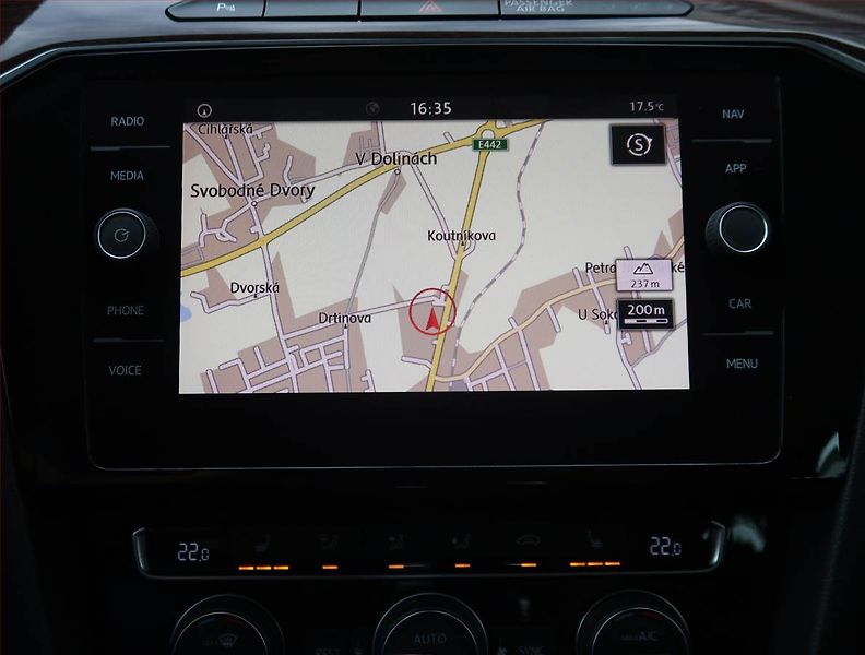 Volkswagen Passat (2019) Highline 2.0 TDI, Automat - fotka 16 z 21
