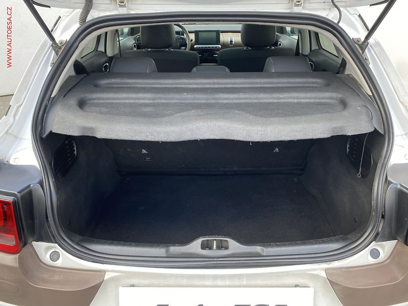Citroën C4 Cactus (2014) 1.6 HDi, Shine, AT, panor - fotka 7 z 20