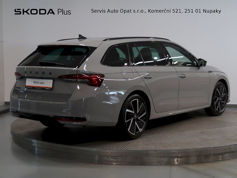 Škoda Octavia (2025) SPORTLINE 2.0TDI 110KW PANORAM - fotka 2 z 45