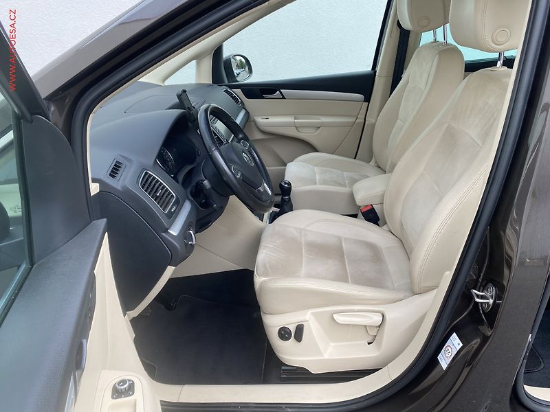Volkswagen Sharan (2014) 2.0 TDi 4x4, Highline, bixen - fotka 9 z 20