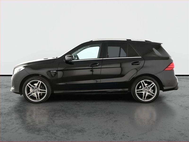 Mercedes-Benz GLE (2015) AMG line 400 - fotka 3 z 30
