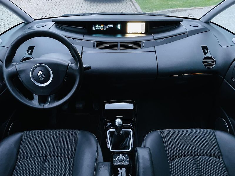 Renault Grand Espace 2.0dCi MANUÁL VÝHŘEV SENZORY - fotka 22 z 38