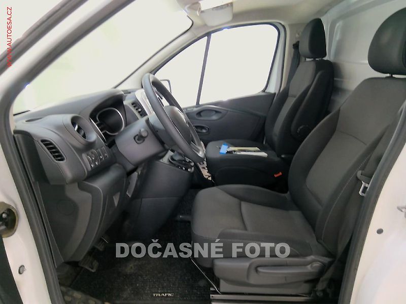Renault Trafic (2021) 2.0dCi L1H1, 2x boční dv, LED - fotka 9 z 12