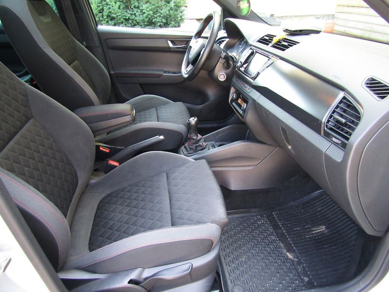 Škoda Fabia (2020) 1.0TSI 81kW MONTE CARLO - fotka 28 z 39