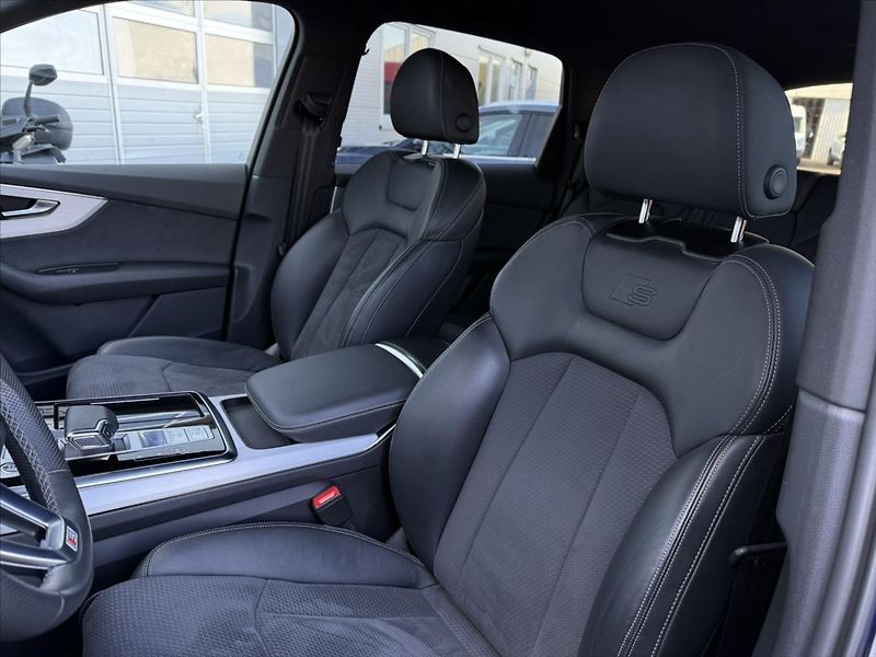 Audi Q7 3,0 TDI 210kW quattro S-line - fotka 23 z 34