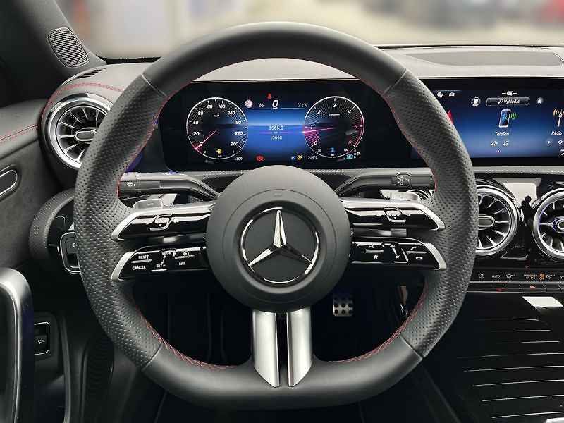 Mercedes-Benz CLA 180 d kupé AMG Night AMG - fotka 11 z 21