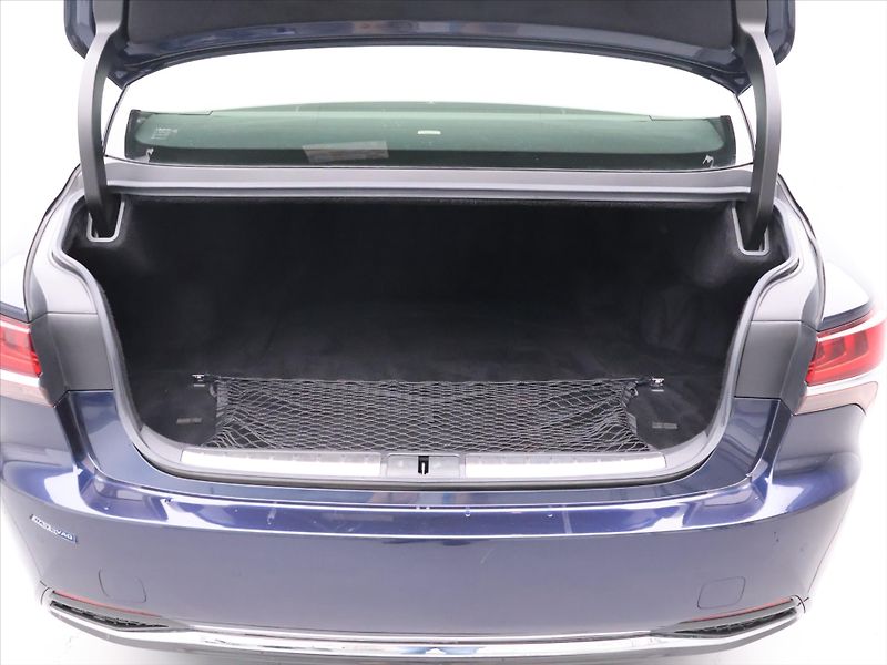 Lexus LS 500h 3,5 HEV 220kW Aut. 4x4 CZ - fotka 10 z 41