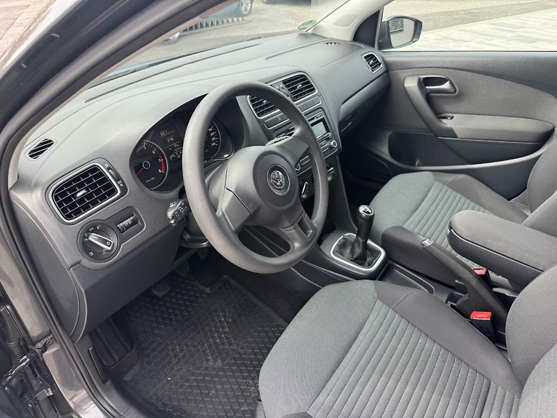 Volkswagen Polo (2011) Comfortline 1,4i 16V 63 Kw - fotka 10 z 28
