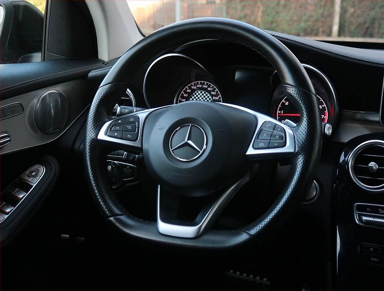 Mercedes-Benz GLC (2017) 43 AMG - fotka 17 z 23