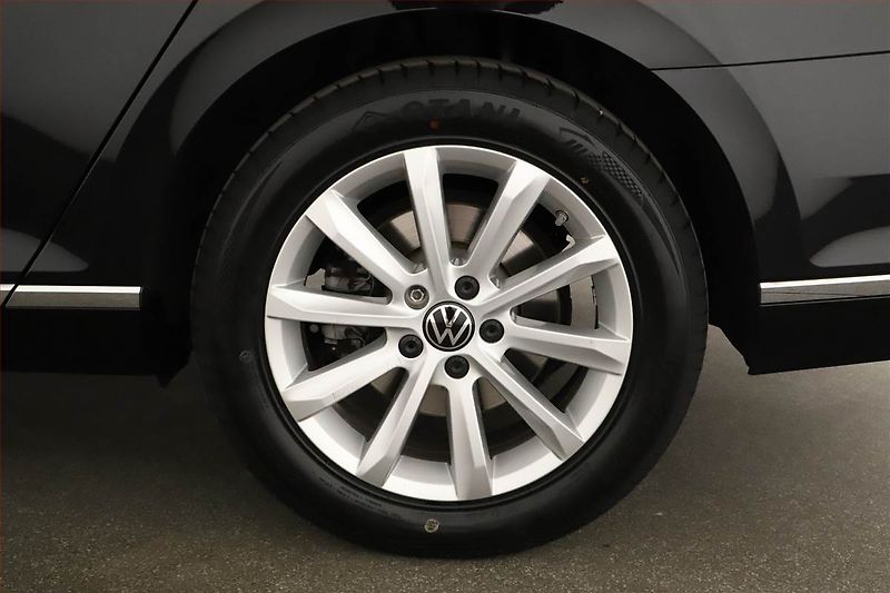 Volkswagen Passat (2020) 2.0 TDI - fotka 20 z 20