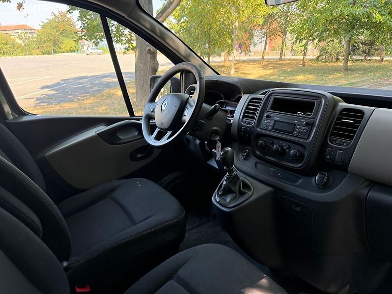 Renault Trafic (2019) 1.6dCi, 89kw 9 míst - fotka 10 z 19