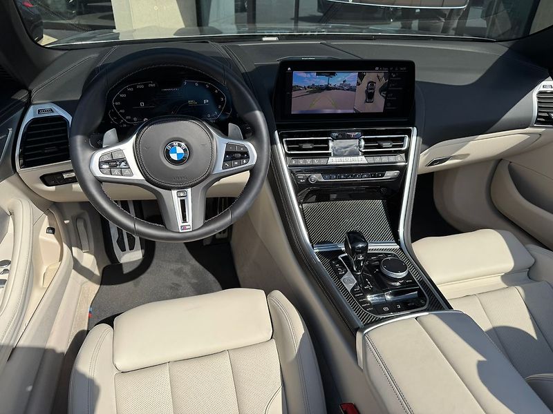 BMW Řada 8 M850i xDrive Cabrio 2025/09 - fotka 15 z 24