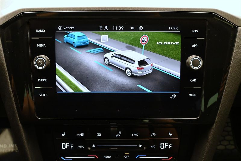 Volkswagen Passat 2,0 TDI 110 kW DSG Business Zá - fotka 19 z 31