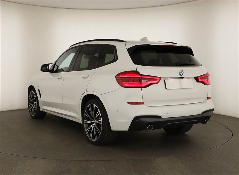 BMW X3 (2021) xDrive30d - fotka 4 z 18