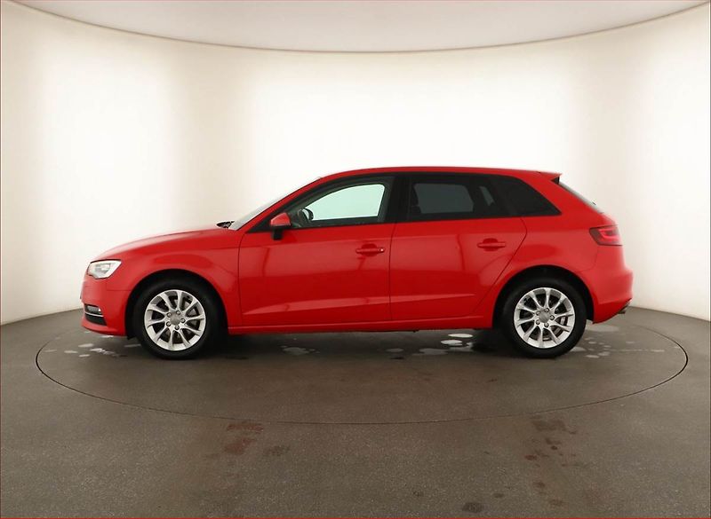 Audi A3 (2016) 1.6 TDI, Navi, Bi-Xenony - fotka 3 z 13