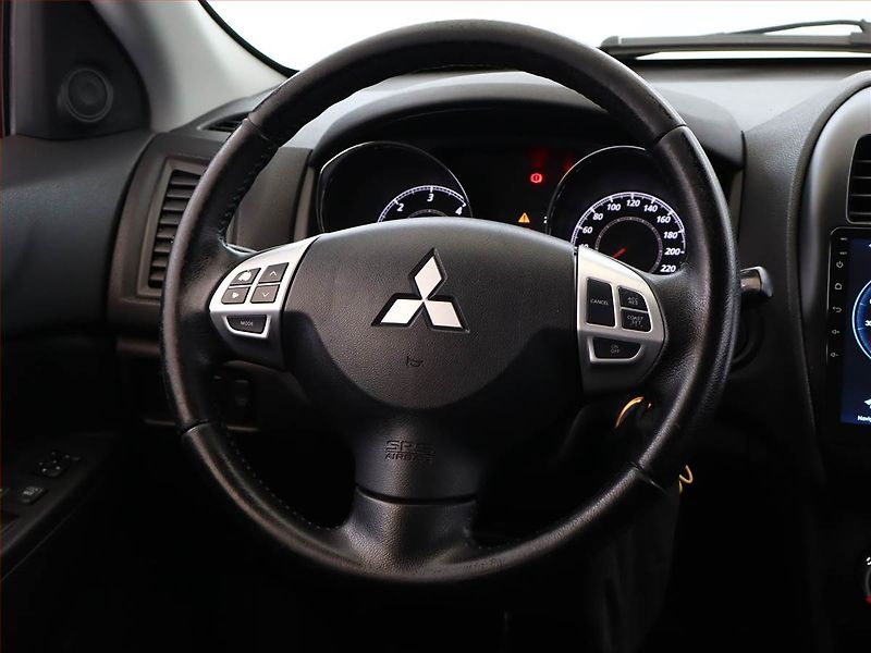 Mitsubishi ASX (2013) 1.8 DI-D MIVEC, 4X4, Tempomat - fotka 13 z 16