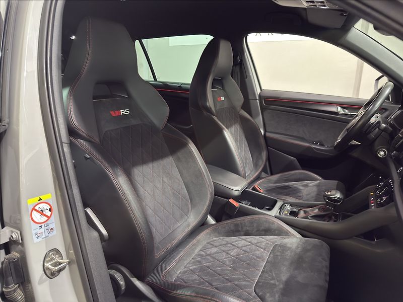 Škoda Kodiaq 2,0   TDI RS 176KW 4X4 WEBASTO - fotka 32 z 41