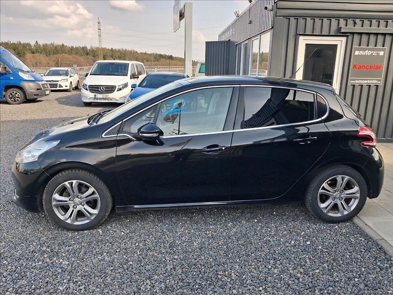 Peugeot 208 1,6 Hdi 84 kw, 6 kvalt - fotka 4 z 13