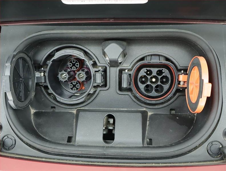 Nissan Leaf (2019) 40 kWh, SoH 88%, Automat - fotka 16 z 17