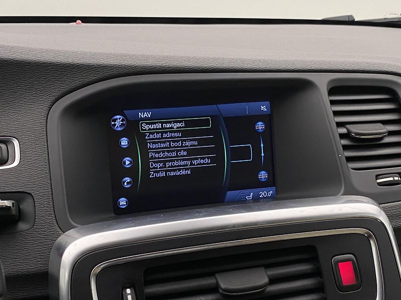 Volvo V60 D2 SUMMUM AUT - fotka 33 z 44