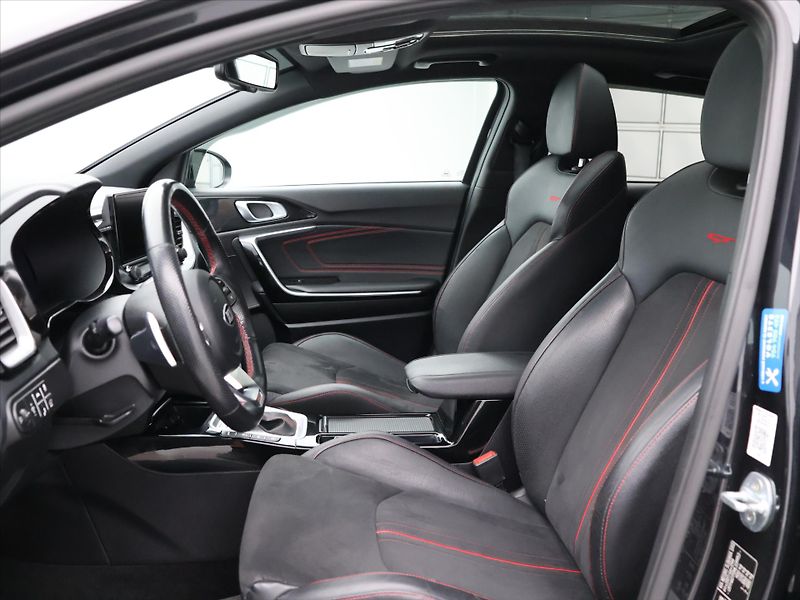 Kia ProCeed GT 1,6 T-GDI 150kW DCT CZ - fotka 11 z 34
