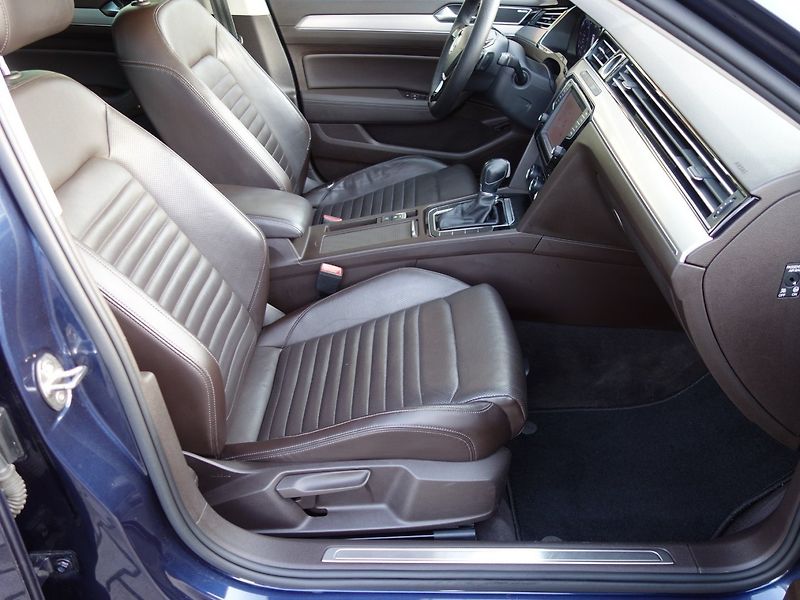 Volkswagen Passat (2015) 2.0TDI 110kW DSG HIGHLINE - fotka 30 z 49