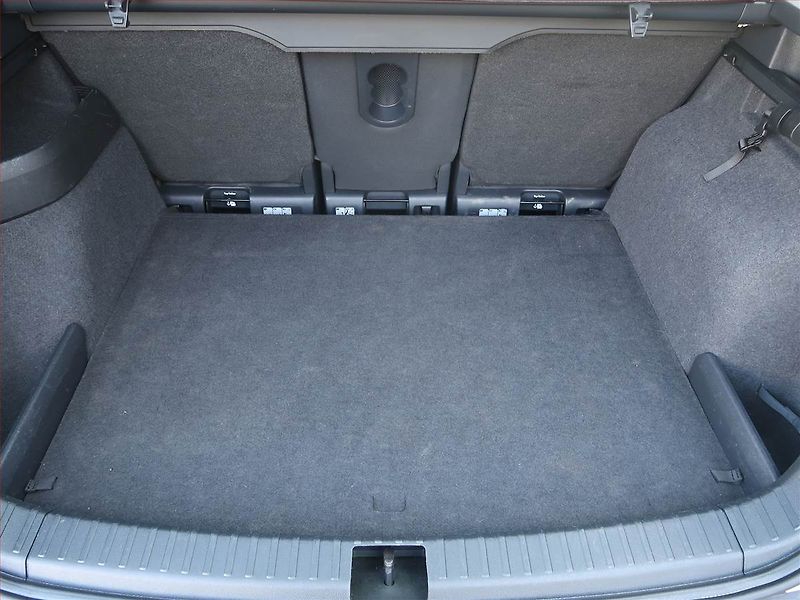 Škoda Karoq (2019) Style 1.0 TSI, Navi, Tempomat - fotka 13 z 17